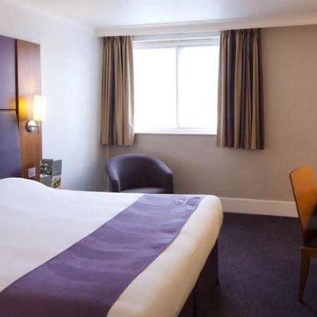 Premier Inn Taunton Central Dış mekan fotoğraf