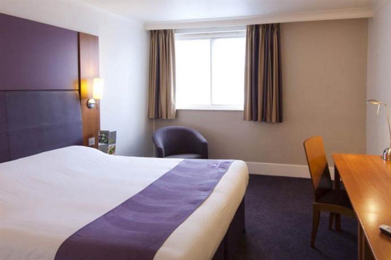 Premier Inn Taunton Central Dış mekan fotoğraf