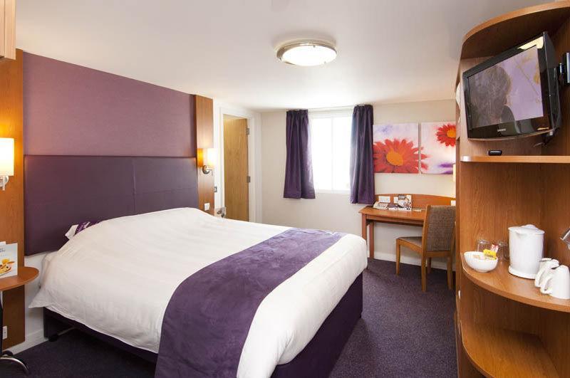 Premier Inn Taunton Central Dış mekan fotoğraf